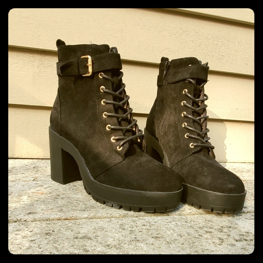 Suede boots